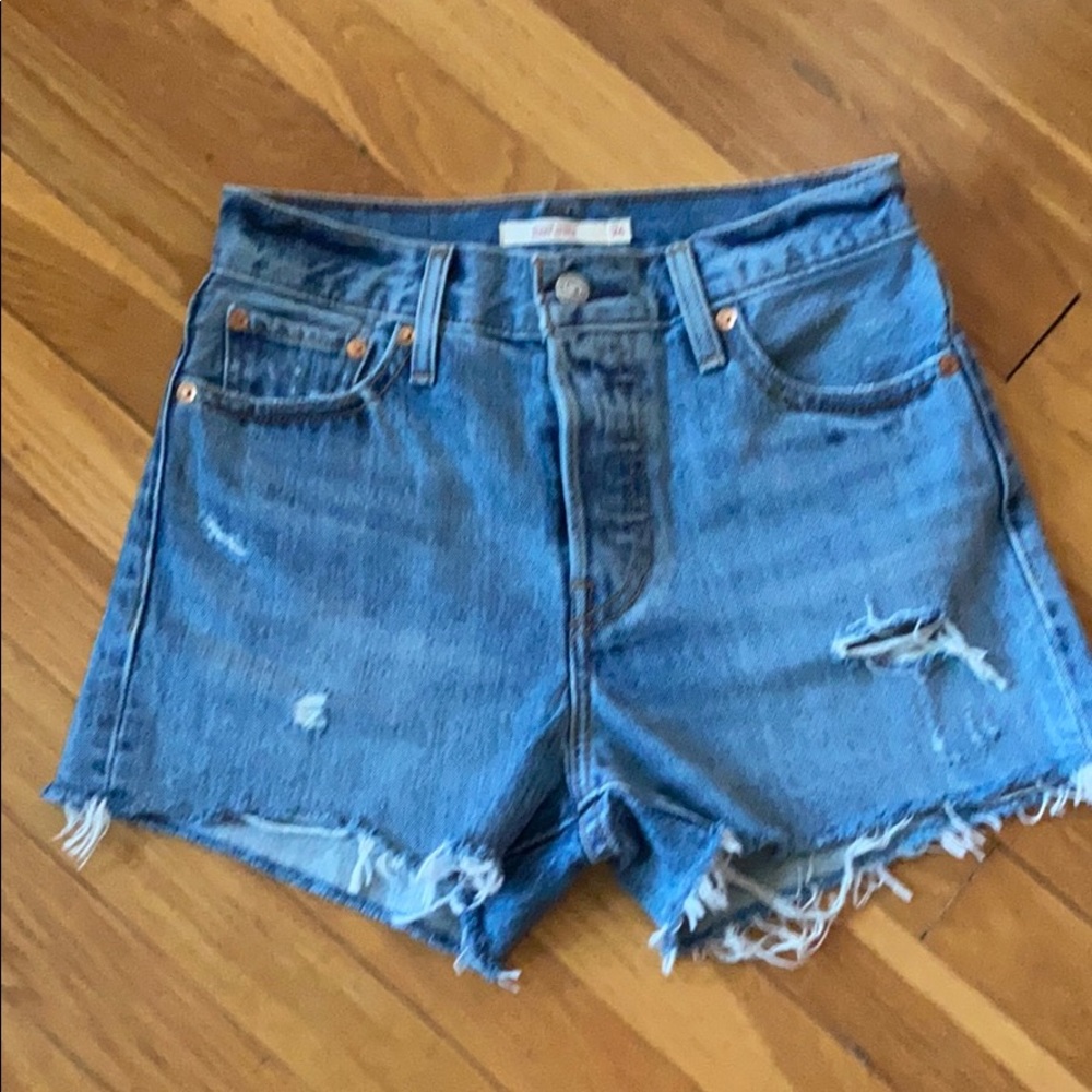 Levi’s Wedgie Short size 26